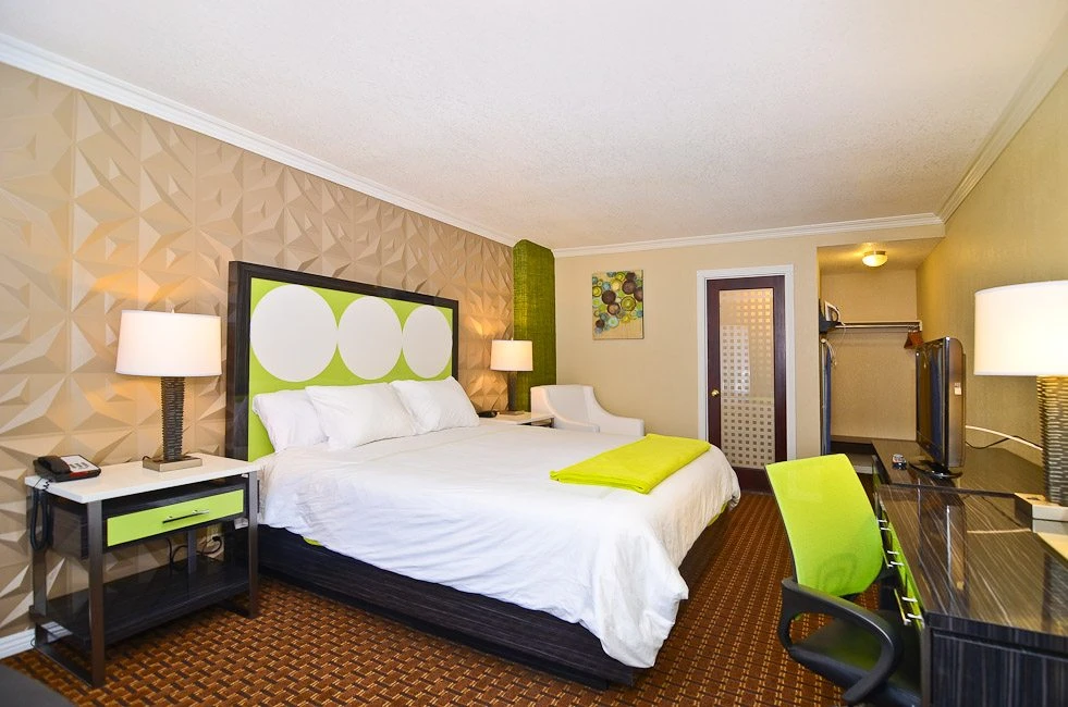 King Deluxe room layout showing television and dresser